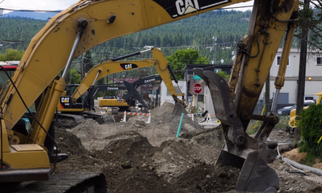 Excavators dig up 2nd Street South