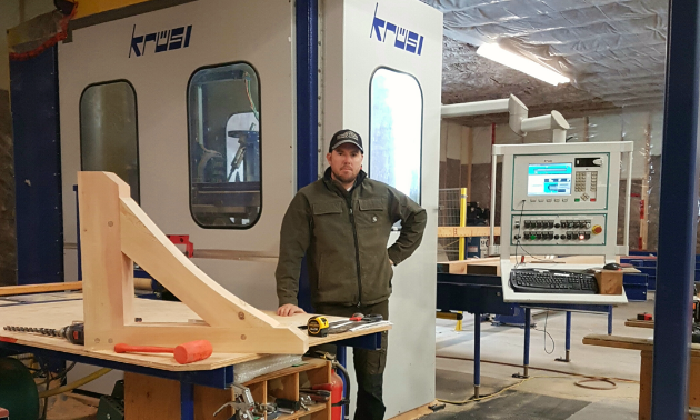 Kurt Huebert’s carpentry companion is a Krüsimatic G1 CNC robot. 
