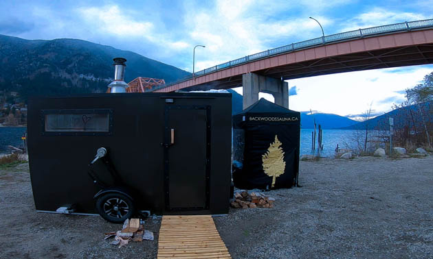 Picture of sauna under bridge 