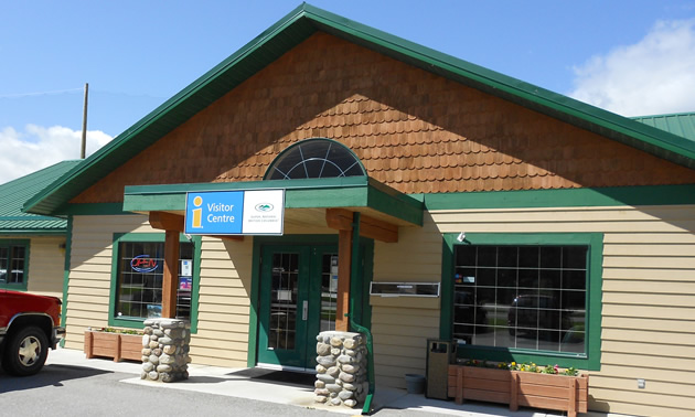 The Columbia Valley Chamber of Commerce and Visitor Information Centre are conveniently located at the southern approach to Invermere.