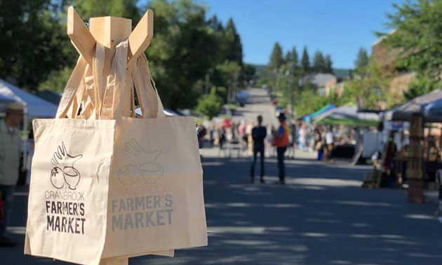 Cranbrook Farmer's Market sign. 