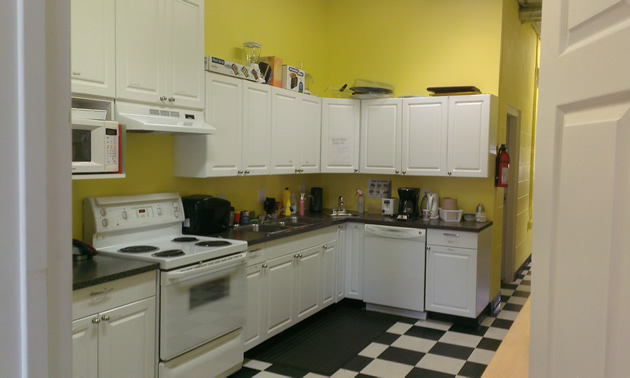 Photo of a kitchen 