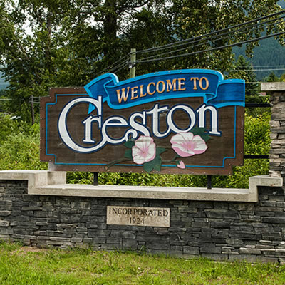 Picture of 'Welcome to Creston' sign. 