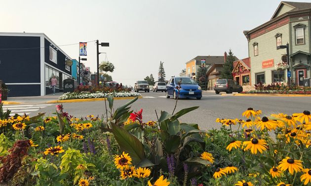 Downtown Invermere showing cenotaph and statue. 