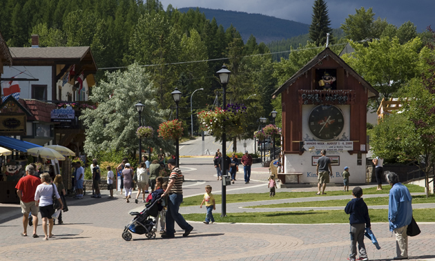 Pedestrian mall featuring a giant cuckoo clock in Kimberley, B.C.