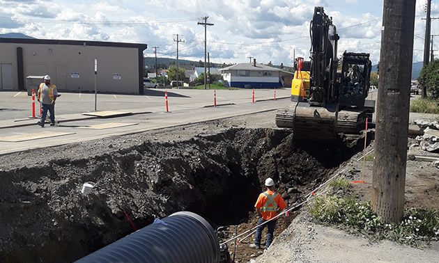 Crews with Mackay Contracting working on the storm trunk upgrade project on Kootenay Street. 