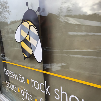 MoodyBee storefront. 