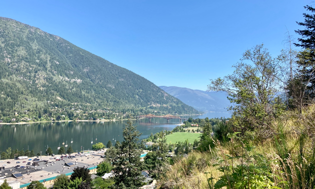 Panoramic view of Nelson lakefront and bridge. 