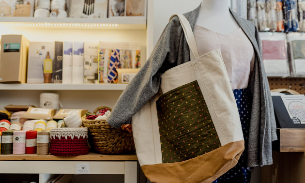 Display of sewn items, yarn. 