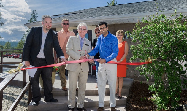 Cranbrook mayor Wayne Stetski joins Westpoint Capital CEO Munir Virani at the recent ribbon cutting celebrating the Launch 50 program. 