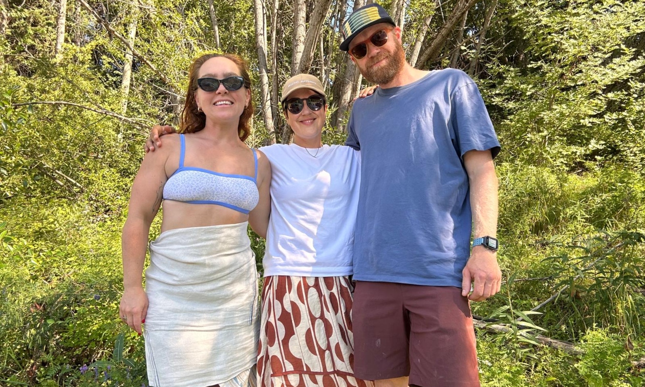three owners of Kamu Sauna standing together