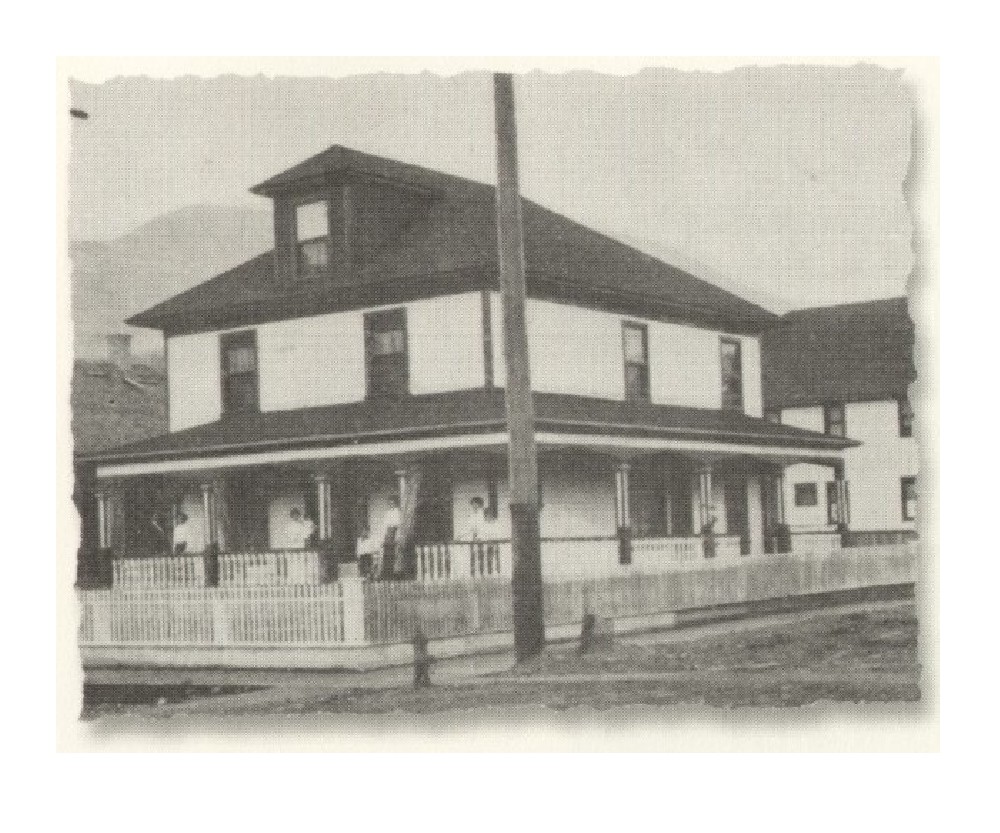 A photo of the nurses residence cerca 1909.