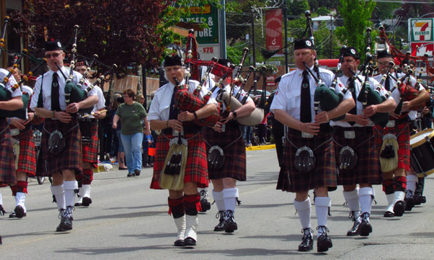 bagpipers in the parade