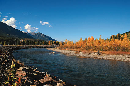 River and mountains in Elkford