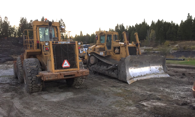 Picture of machinery and bulldozer. 