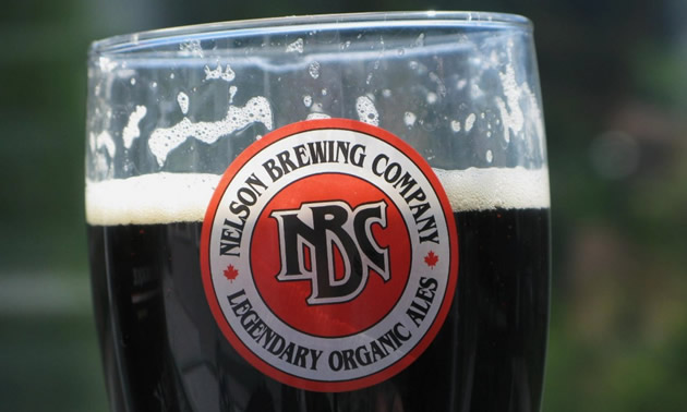 Photo Nelson Brewing logo on a glass of beer