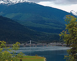 Mountains and a bridge in Revelstoke