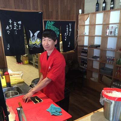 Picture of sushi chef preparing food at the Sushi Rang restaurant in Cranbrook. 